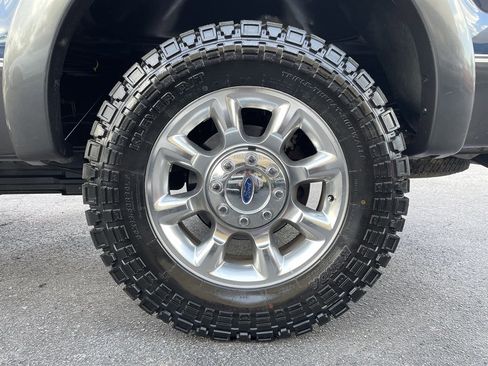 Used 2015 Ford F250 Lariat w/ Lariat Ultimate Package image 39