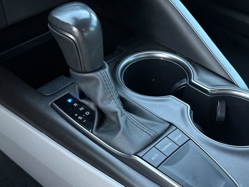 Used 2024 Toyota Camry SE image 18