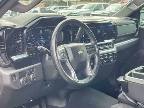 Used 2022 Chevrolet Silverado 1500 LT image 8