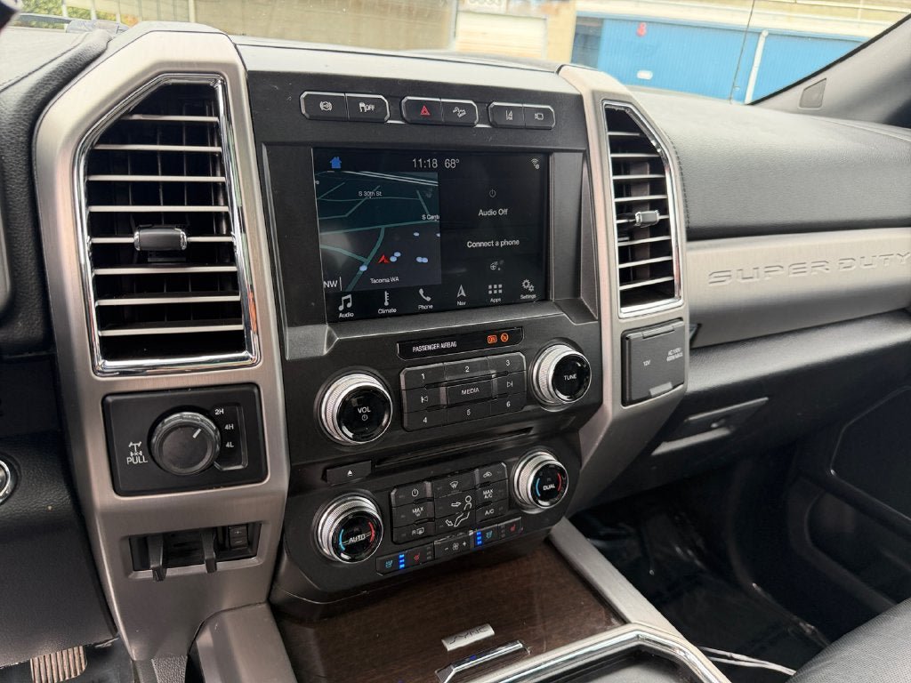 Used 2017 Ford F350 Platinum w/ Platinum Ultimate Package AWD/4WD image 19