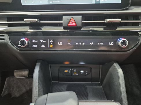 Used 2026 Kia Sportage SX AWD/4WD image 24