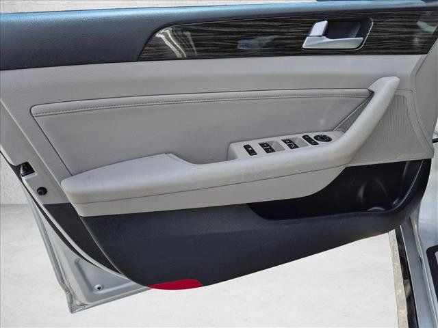 Used 2016 Hyundai Sonata Limited FWD image 28