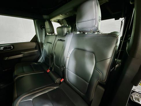 Used 2023 Ford Bronco Badlands image 23
