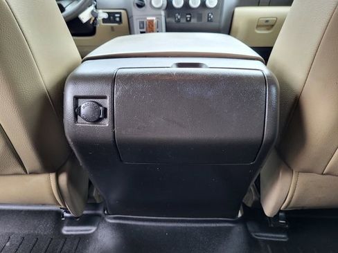 Used 2010 Toyota Tundra Limited AWD/4WD image 14
