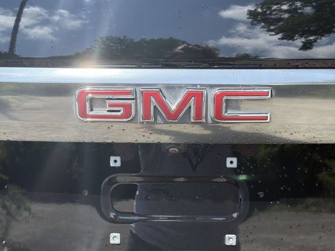 Used 2021 GMC Yukon AT4 w/ Rear Media and Nav Package AWD/4WD image 32