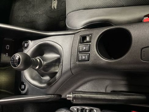 Certified 2024 Nissan Z Performance w/ Floor Mat Package image 19