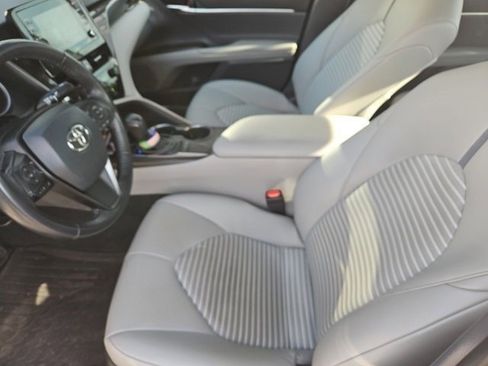 Used 2022 Toyota Camry SE image 7