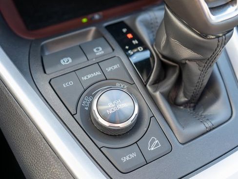 Used 2024 Toyota RAV4 Limited image 37