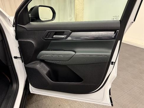 New 2026 GMC Terrain AT4 w/ LPO, Black Badging Package AWD/4WD image 16
