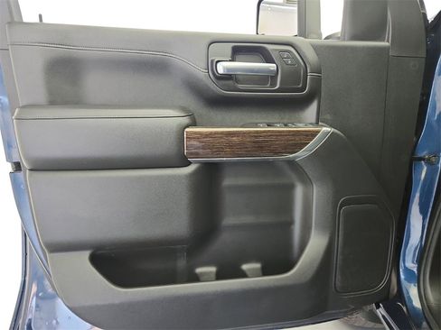 Used 2020 GMC Sierra 2500 SLE image 18