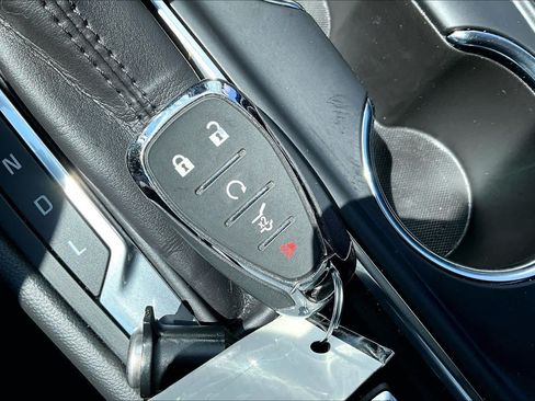 Used 2021 Chevrolet Equinox LT FWD image 14