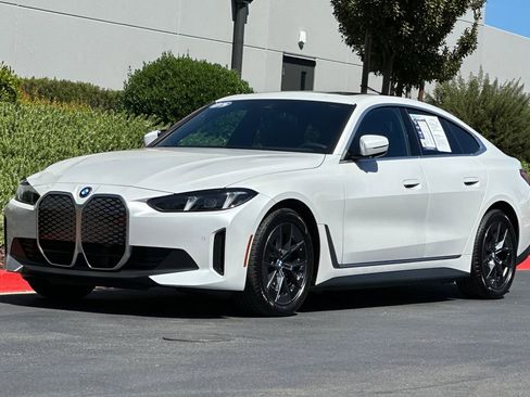 Used 2025 BMW i4 eDrive40 image 9