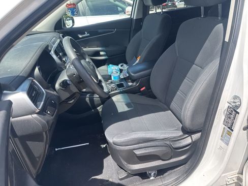 Used 2020 Kia Sorento AWD V6 image 8