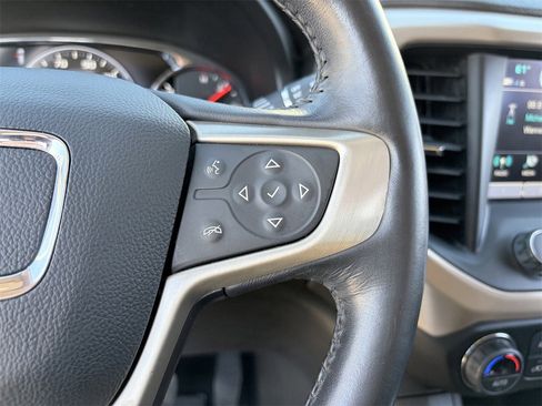 Used 2019 GMC Acadia Denali image 22