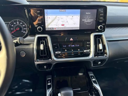 Used 2022 Kia Sorento SX AWD/4WD image 15