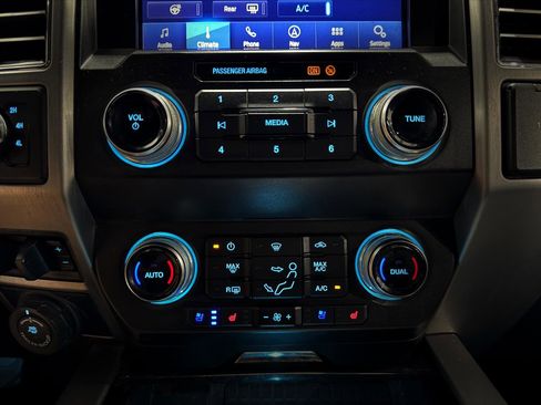 Used 2020 Ford F250 Platinum AWD/4WD image 14