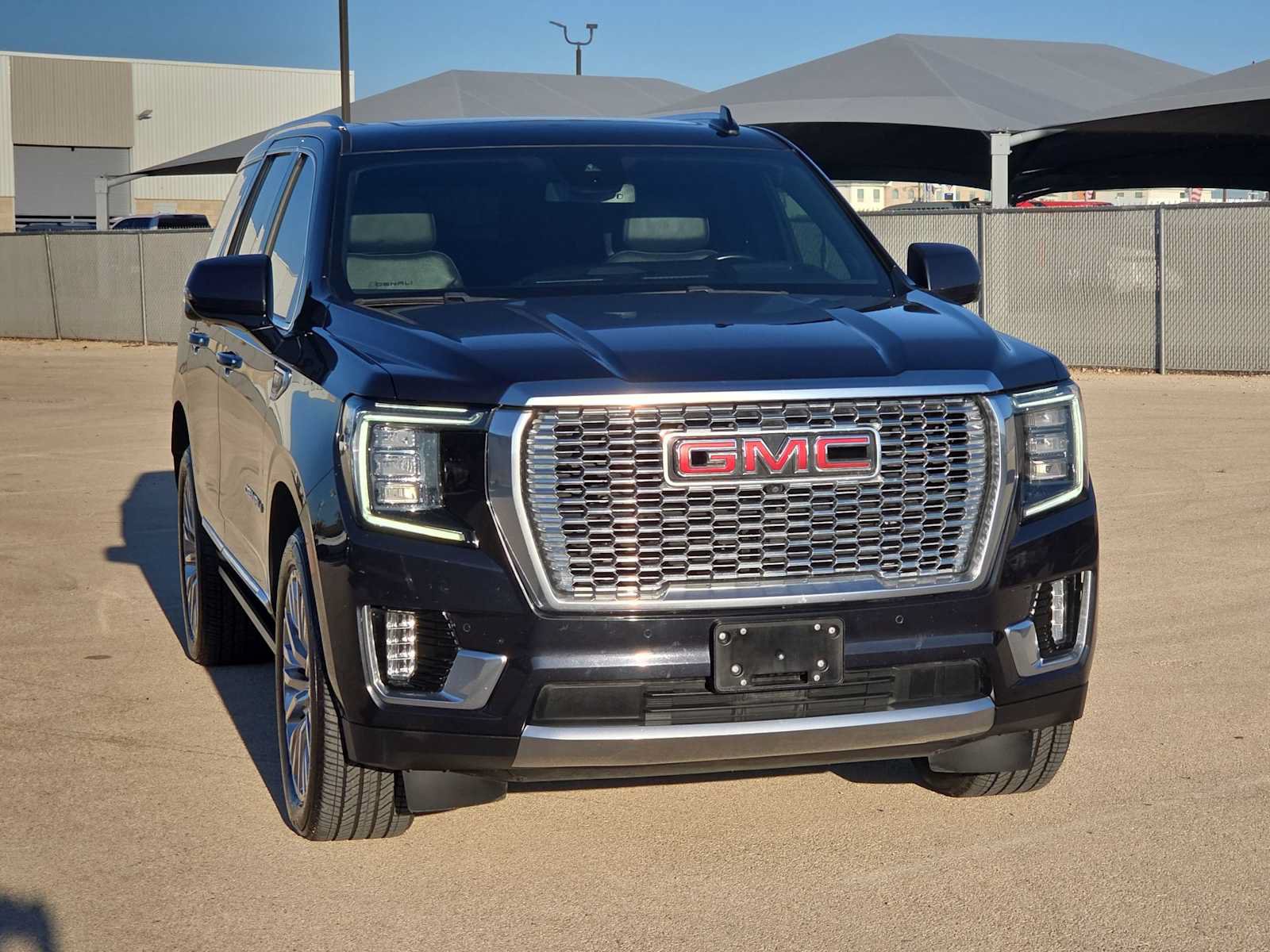 Used 2023 GMC Yukon Denali AWD/4WD image 3