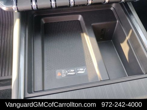 New 2026 GMC Acadia AT4 w/ LPO, Floor Liner Package AWD/4WD image 37