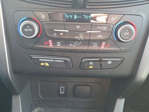 Used 2018 Ford Escape SEL image 35