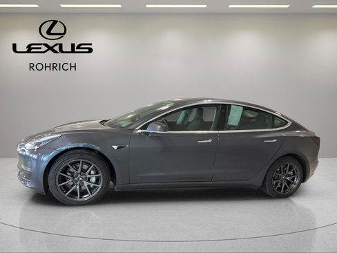 Used 2019 Tesla Model 3 Standard Range Plus image 8
