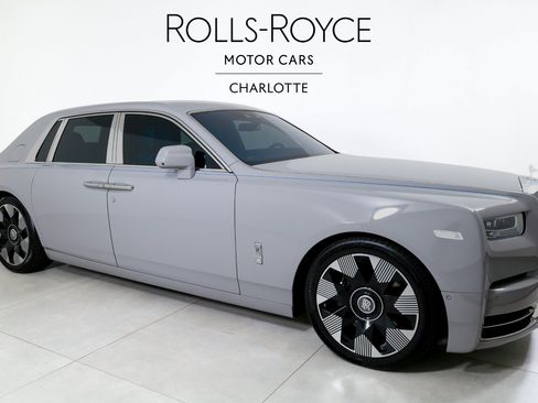 Used 2024 Rolls-Royce Phantom Sedan w/ The Phantom Package RWD image 5