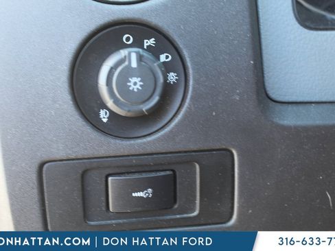 Used 2011 Ford F150 XLT w/ XLT Chrome Pkg image 10