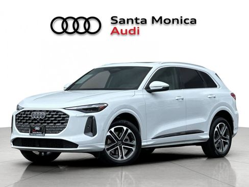Used 2025 Audi Q5 Premium w/ Convenience Package AWD/4WD image 1