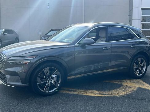 Used 2025 Genesis Electrified GV70 Advanced image 1