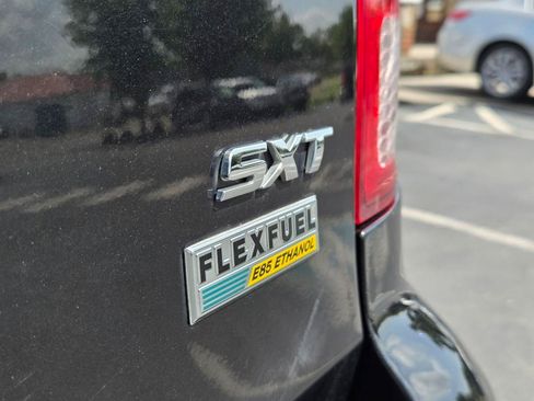 Used 2019 Dodge Grand Caravan SXT FWD image 9