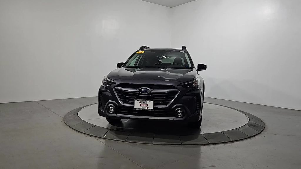 Used 2025 Subaru Outback Premium AWD/4WD image 10