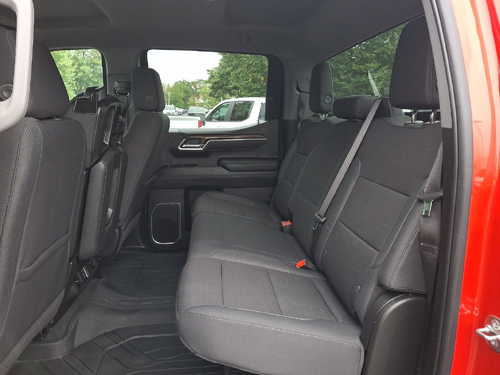 Used 2025 Chevrolet Silverado 1500 LT AWD/4WD image 38