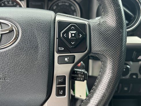 Used 2020 Toyota Tacoma SR5 w/ Technology Package AWD/4WD image 33
