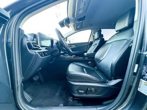 Used 2023 Kia Sportage EX image 16