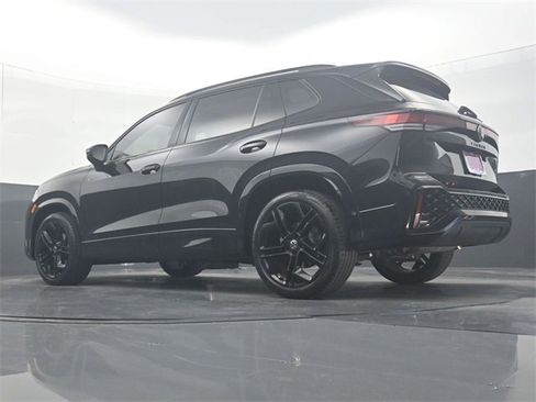 Used 2026 Volkswagen Tiguan SE R-Line image 31