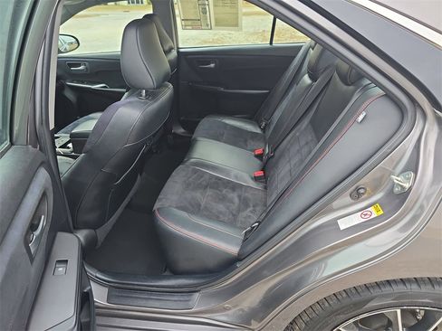 Used 2017 Toyota Camry XSE image 34