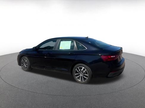 Used 2025 Volkswagen Jetta SE image 9