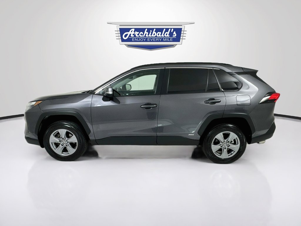 Used 2022 Toyota RAV4 XLE w/ Convenience Package AWD/4WD image 5