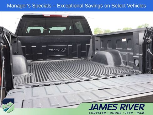 Used 2025 GMC Sierra 1500 SLT AWD/4WD image 15