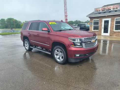 Used 2017 Chevrolet Tahoe LT w/ LT Signature Package AWD/4WD image 3