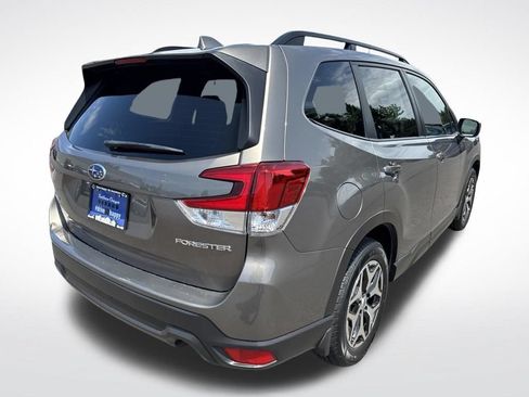 Used 2020 Subaru Forester Premium AWD/4WD image 7
