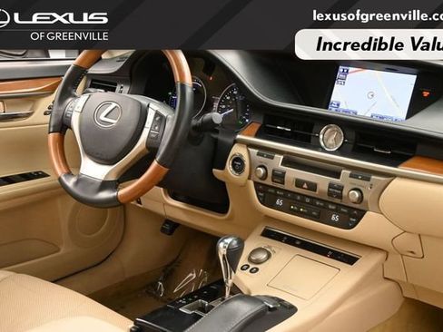 Used 2014 Lexus ES 300h w/ Luxury Package w/Bamboo Trim FWD image 31