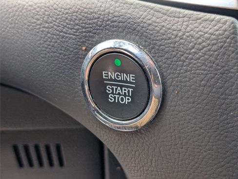 Used 2019 Ford Edge Titanium w/ Cold Weather Package image 25