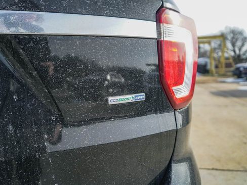 Used 2017 Ford Explorer Platinum image 34