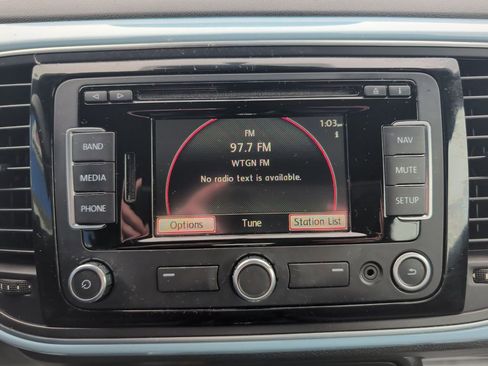 Used 2013 Volkswagen Beetle TDI image 13