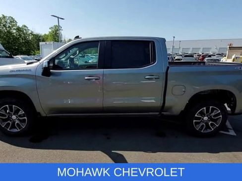 Used 2023 Chevrolet Silverado 1500 LT AWD/4WD image 6