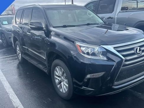 Used 2019 Lexus GX 460 image 3
