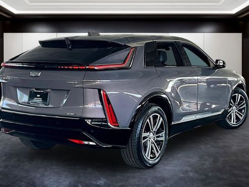 Certified 2025 Cadillac Lyriq Luxury w/ LPO, Floor Liner Package AWD/4WD image 6