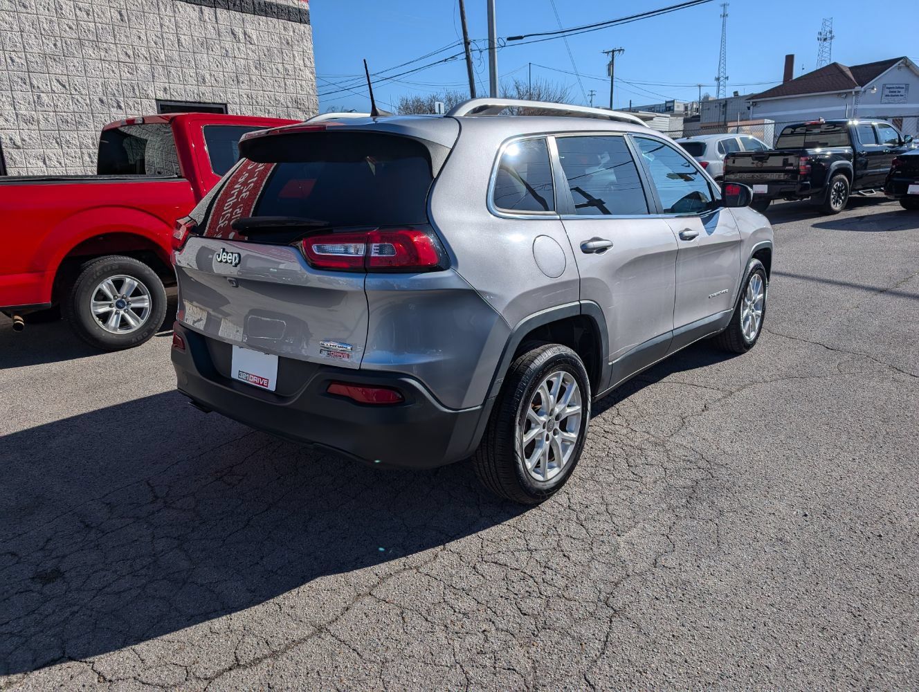 Used 2018 Jeep Cherokee Latitude FWD image 6