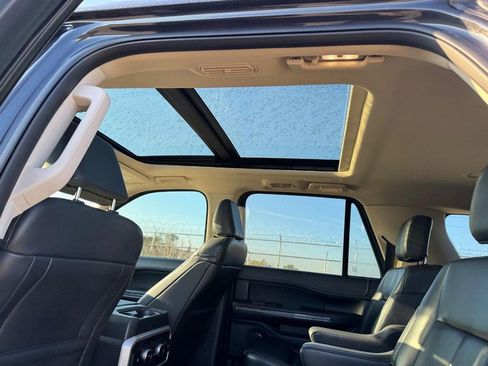 Used 2022 Ford Expedition Max XLT image 12
