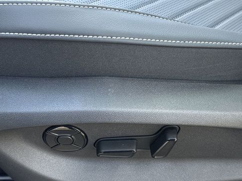 New 2026 Volkswagen Tiguan SE R-Line image 12